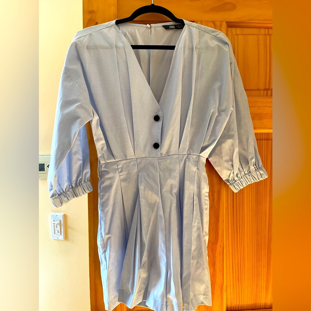 Size small light blue Zara romper
Never worn Brand new